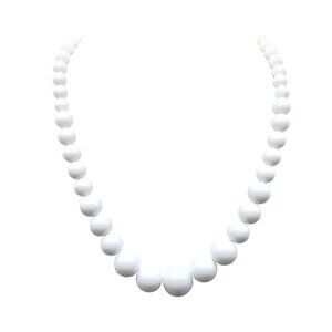 Vintage White Beaded Necklace, Graduated Basic Lucite Beads